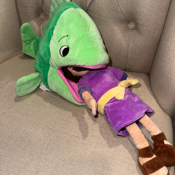 EUC Hallmark’s Jonah and the Big Fish Stuffed Doll Set - Picture 7 of 15